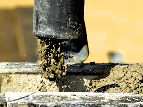 Een blik op het gieten van beton
